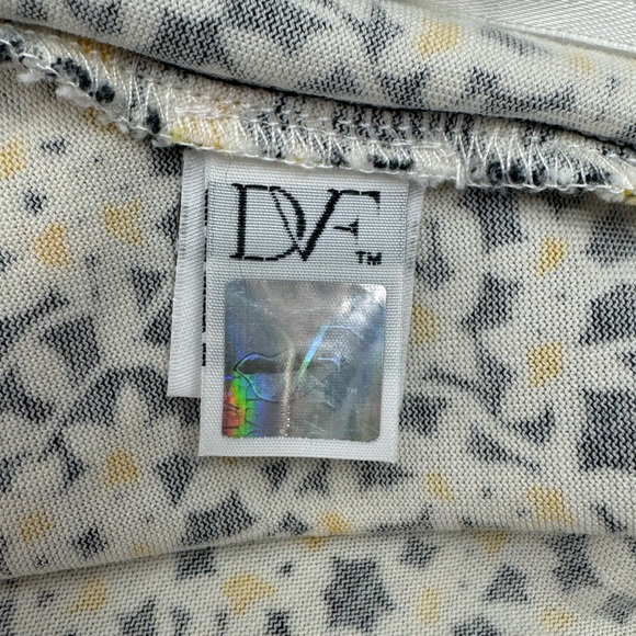 Diane von Furstenberg Julian DVF Short Sleeve Wrap Dress - Daisy Floral - Size 6 - Picture 10 of 12